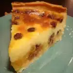 Flan pâtissier rhum-raisins doré, texture crémeuse