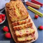 cake croustillant à la rhubarbe fraises